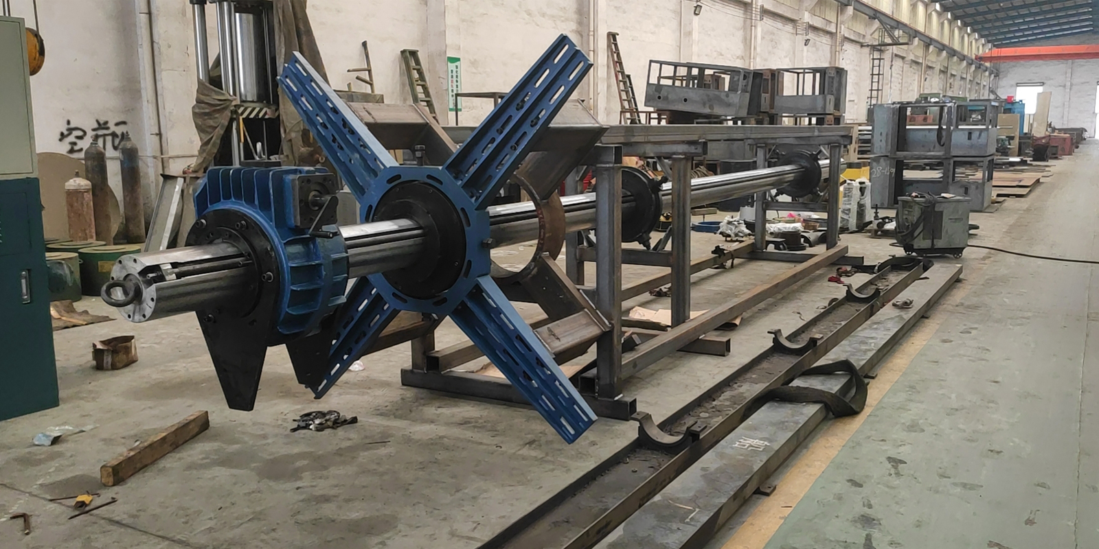 Line boring machine for split casings for steam turbines and compressor